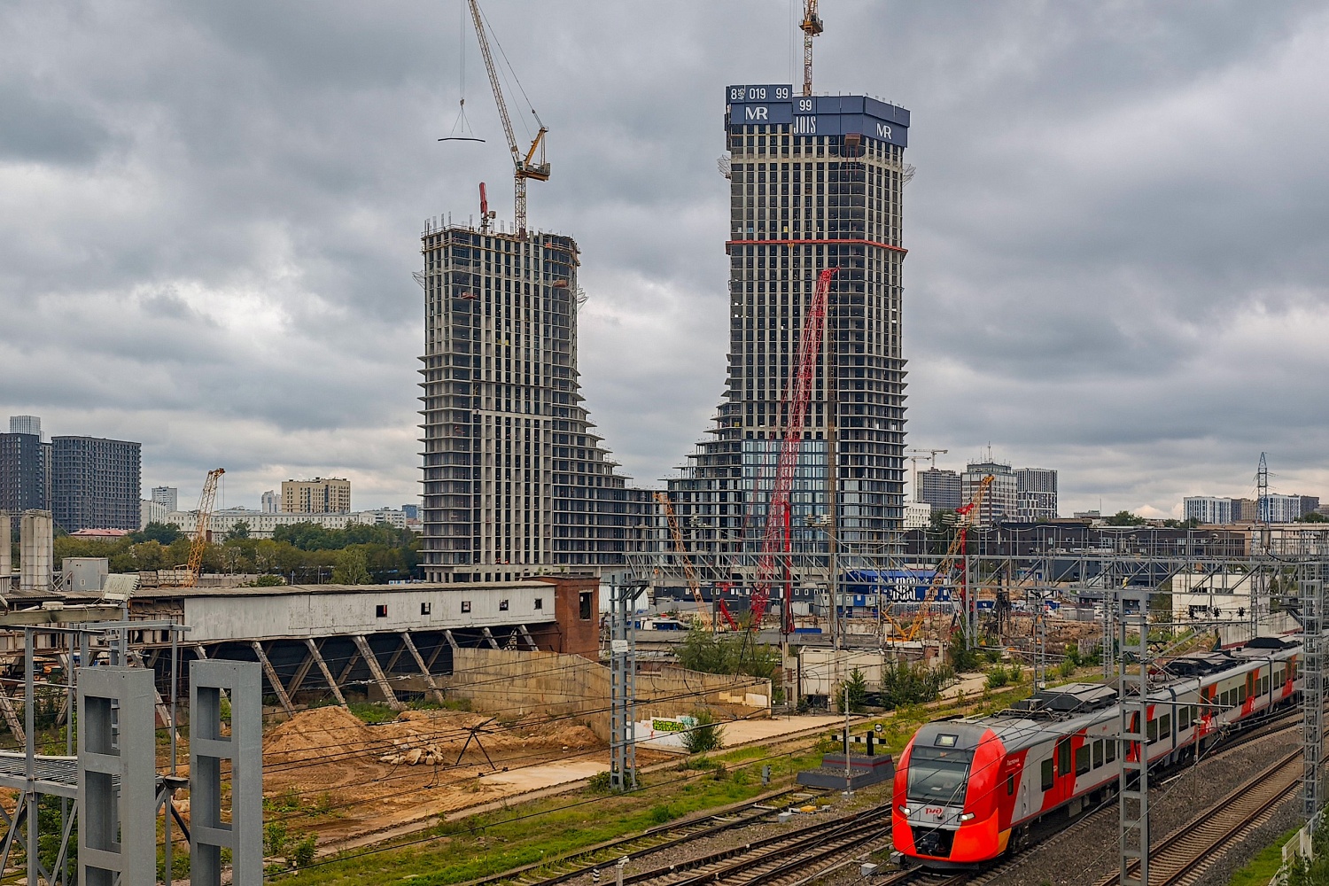 Строительство жилого комплекса JOIS на северо-западе Москвы
